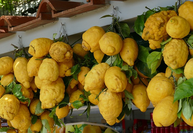 Lemons are the key notes in the perfume A girl in Capri